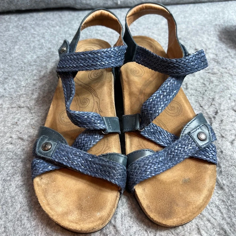 Taos Trulie Navy Blue Leather Woven Strappy Comfort Sandals Womens 9-9.5 EU 40